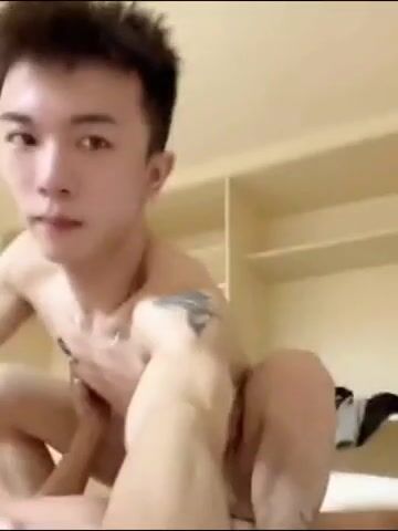 (無套內射) (推薦) 鮮肉弟弟小穴淪陷無套配種內射精液