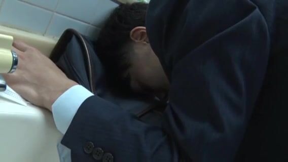 (公廁勾引) (完整版) 應聘潛規則公廁性侵鮮肉弟弟哄騙揩油暴露配種