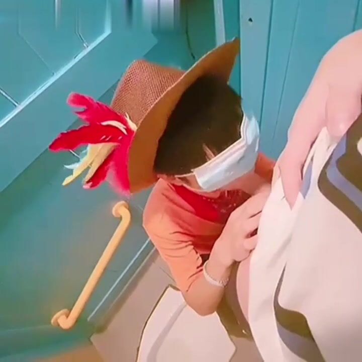 (全集推薦上) 讓游樂園的NPC小哥給我口,最後射他嘴裡