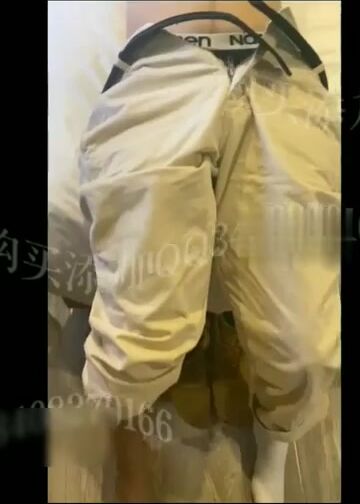 (上部) 好兄弟喝醉拉到酒店慘遭兩人輪操_無套開苞處男穴_操尿內射