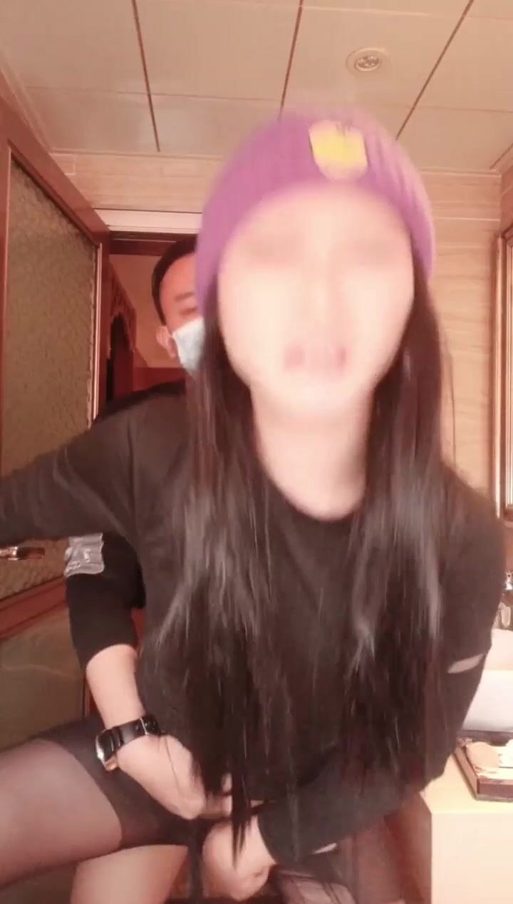 CD小桃紅 -勾引路人回酒店打炮，菊花好緊操起來豪爽！